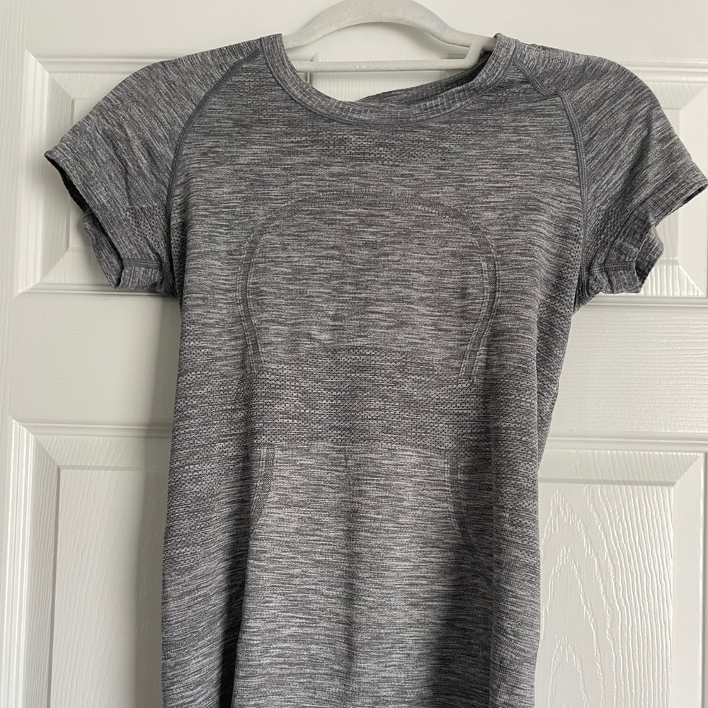 Lululemon Athletica Women’s Swiftly Tech Short Sleeve